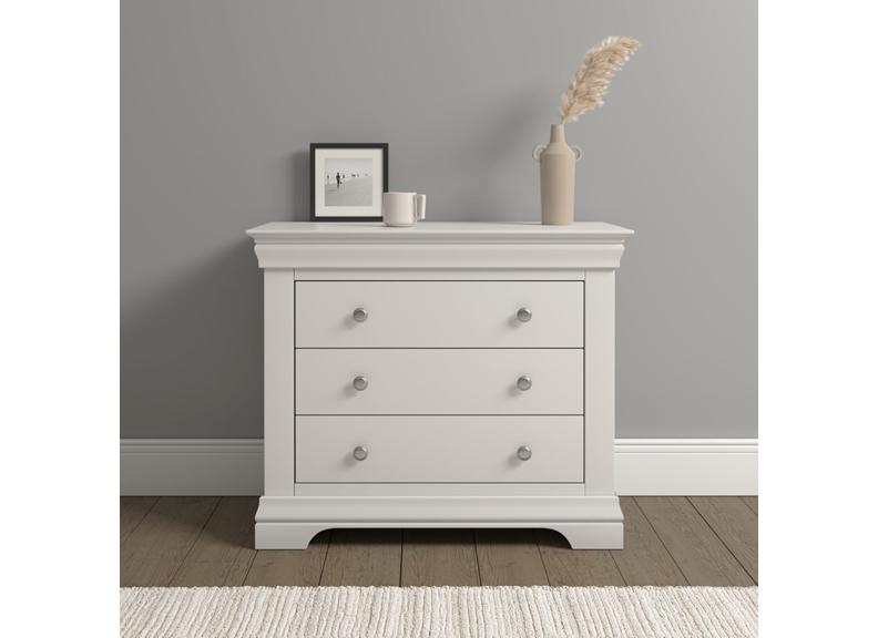 Bordeaux Ivory Three Drawer Chest - room
