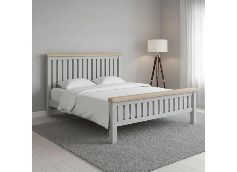 Salcombe Bed in room