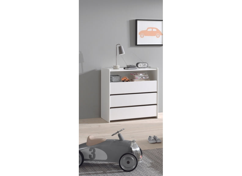 Kiddy White Chest - room