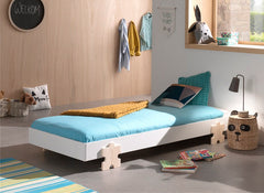 Modulo White Puzzle Bed - room