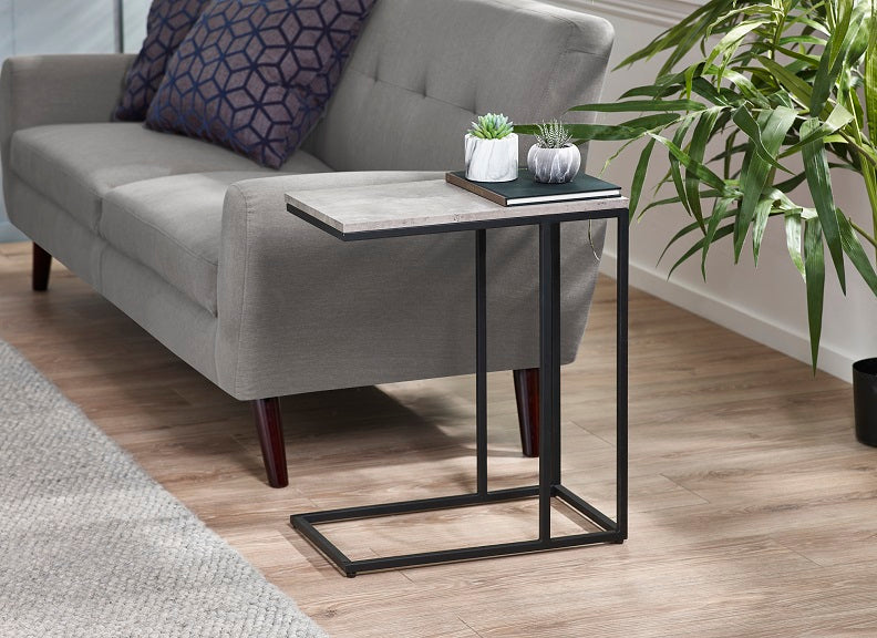 Staten Drinks Table - room