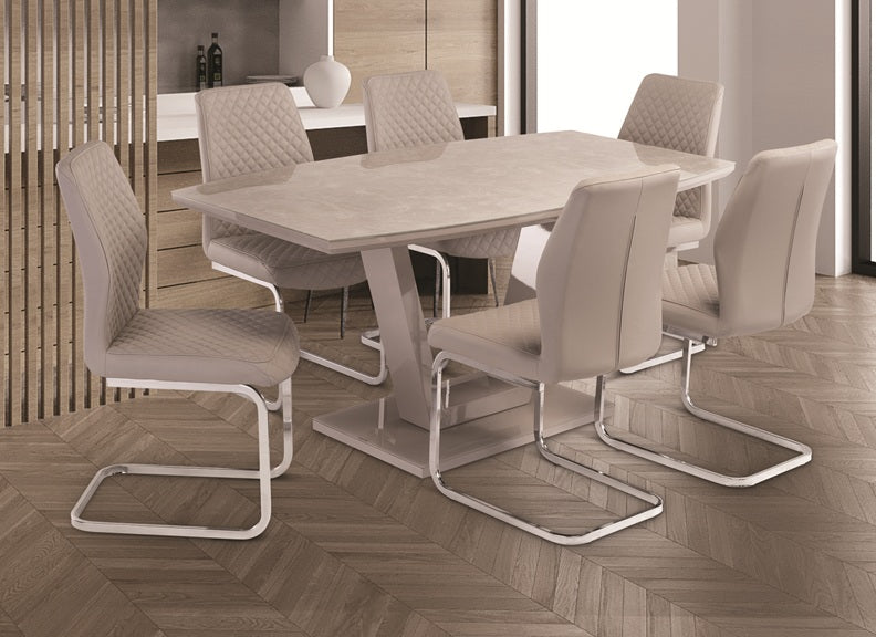 Venice Latte Table W/Capri Chairs Room