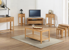 Dunmore Oak Coffee Table W/Shelf - room