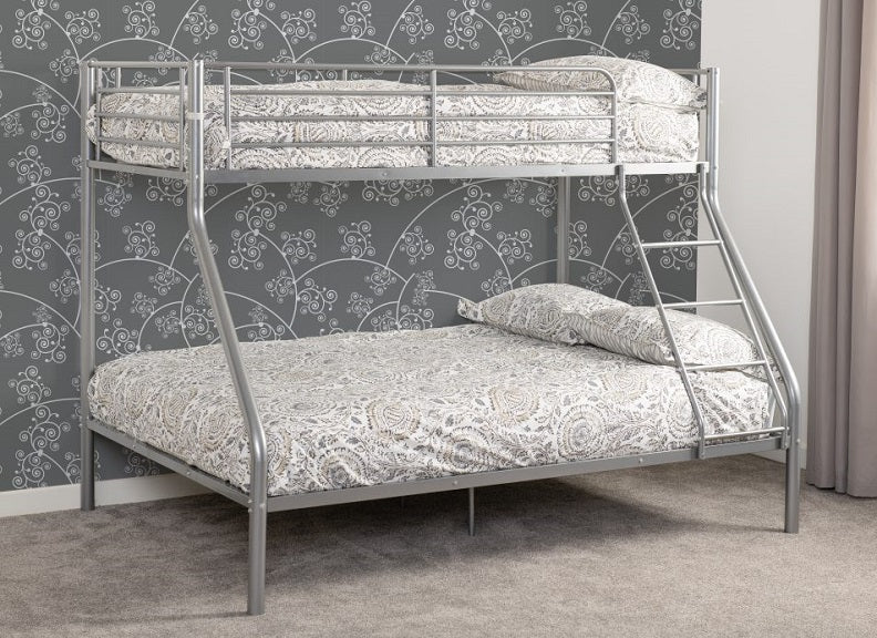 Tandi Silver Triple Sleeper - room