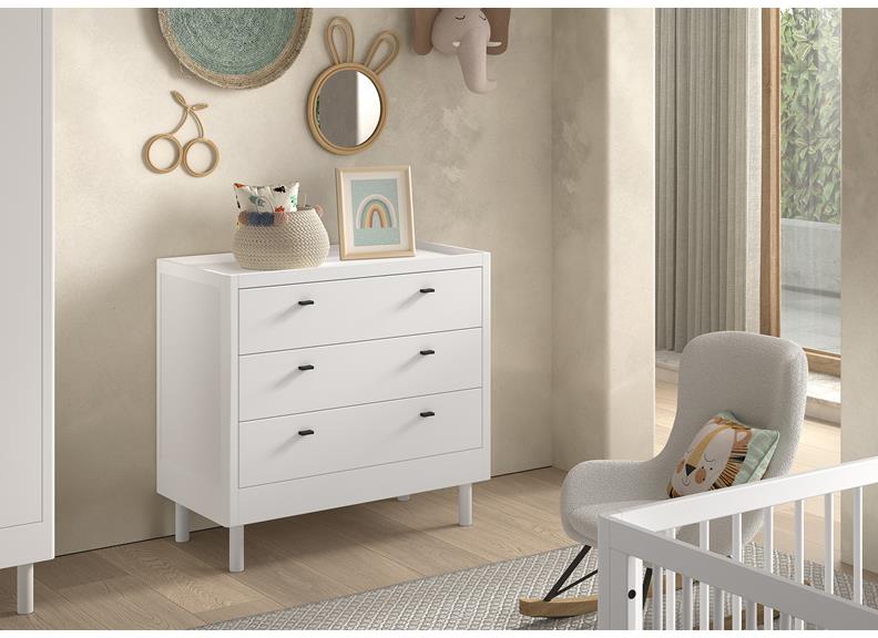 Forrest White Chest Of Drawers - room