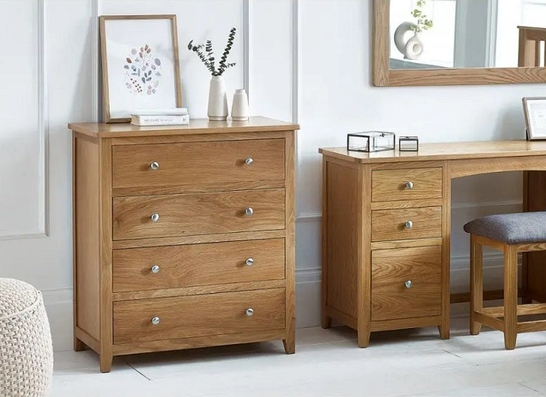 Mallory Oak Four Drawer Chest - room