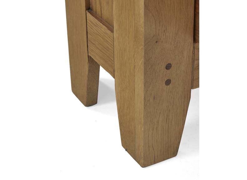 Burford Corner TV Unit - with drawer - detail - leg
