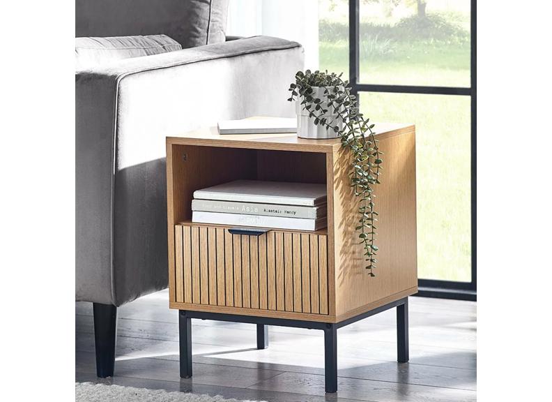 Sia Oak End Table With Vertical Slats & Black Highlights – Modern Oak Lamp Table