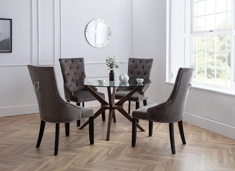 Veneto Chairs With Chelsea Round Table